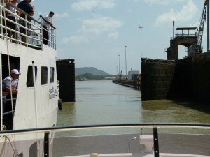 Gates opening in last Miraflores Locks