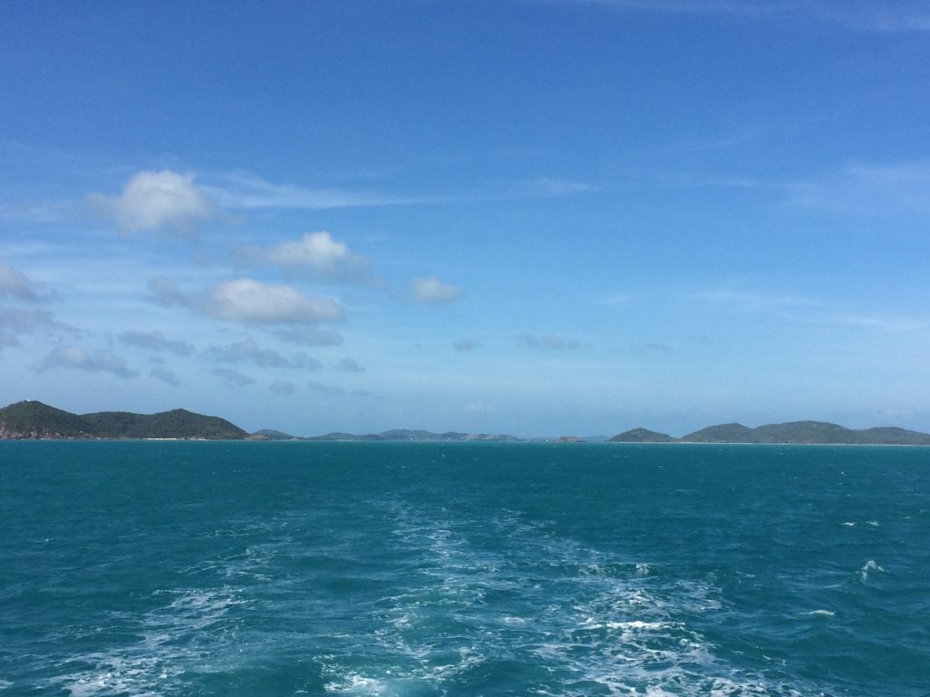Thursday Island on the left, Horn Island on the right.....still doing about 12 kts!!!
